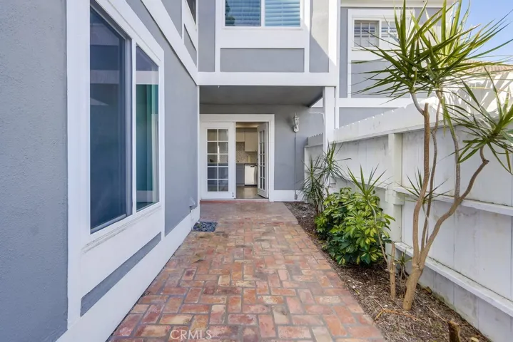 Private Entry
 patio / courtyard.