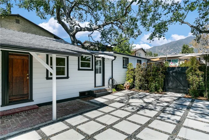 242 Mariposa Avenue, Sierra Madre, California 91024