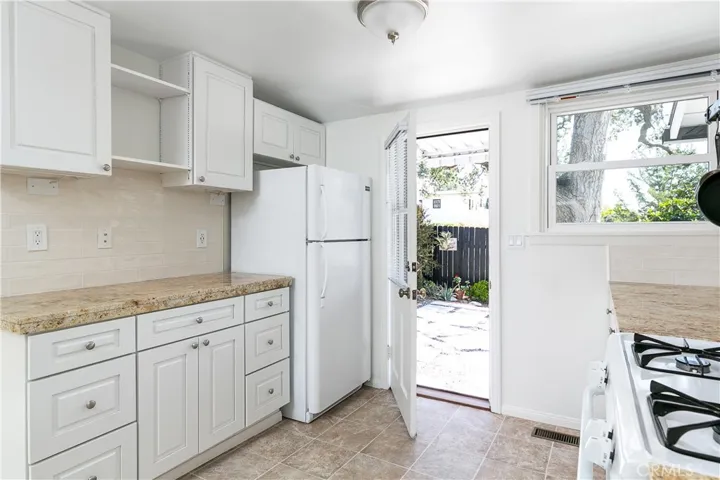 242 Mariposa Avenue, Sierra Madre, California 91024