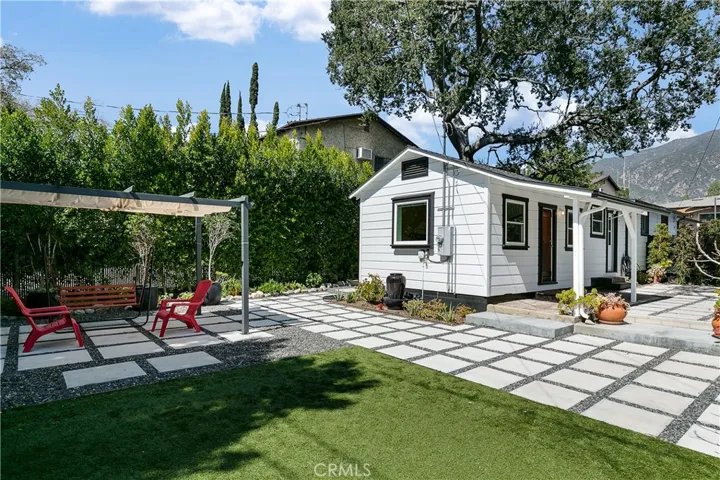 242 Mariposa Avenue, Sierra Madre, California 91024