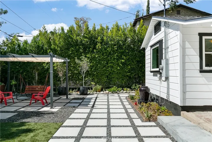 242 Mariposa Avenue, Sierra Madre, California 91024