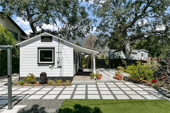 242 Mariposa Avenue, Sierra Madre, California 91024