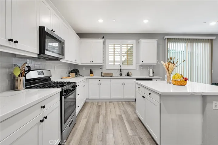 12658 Ava Loma Street, Victorville, California 92392