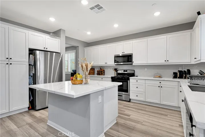 12658 Ava Loma Street, Victorville, California 92392