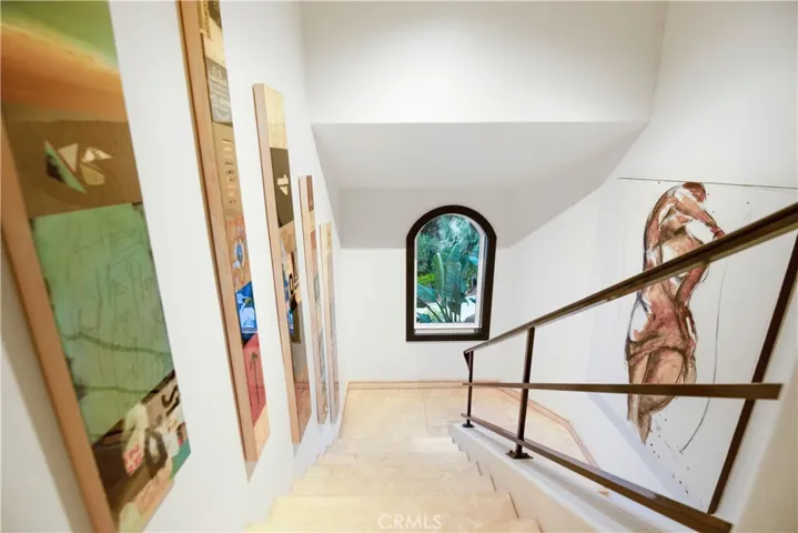 825 Summit Drive, Laguna Beach, California 92651