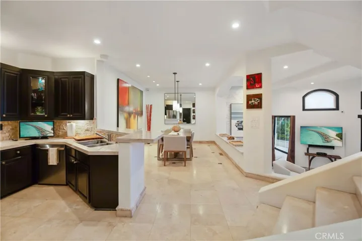 825 Summit Drive, Laguna Beach, California 92651
