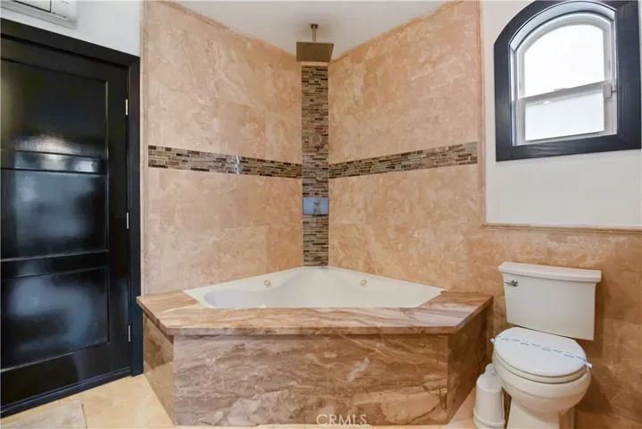 825 Summit Drive, Laguna Beach, California 92651