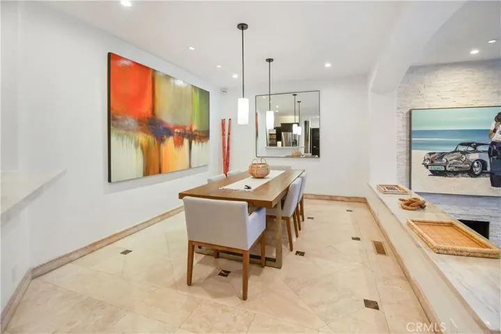 825 Summit Drive, Laguna Beach, California 92651