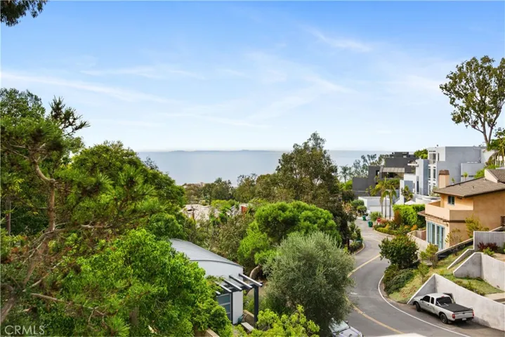 825 Summit Drive, Laguna Beach, California 92651