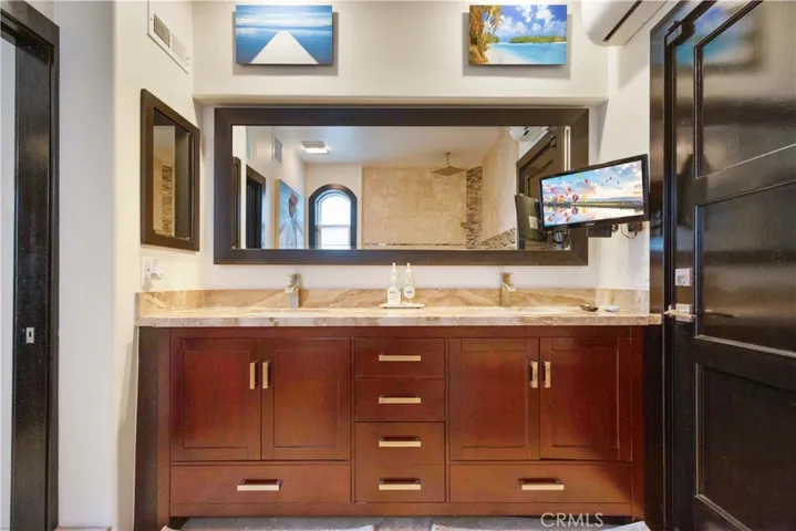 825 Summit Drive, Laguna Beach, California 92651