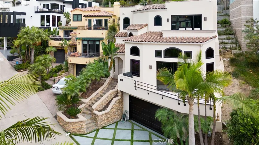 825 Summit Drive, Laguna Beach, California 92651