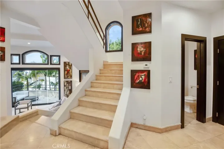 825 Summit Drive, Laguna Beach, California 92651