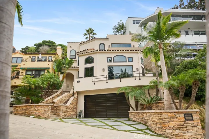 825 Summit Drive, Laguna Beach, California 92651