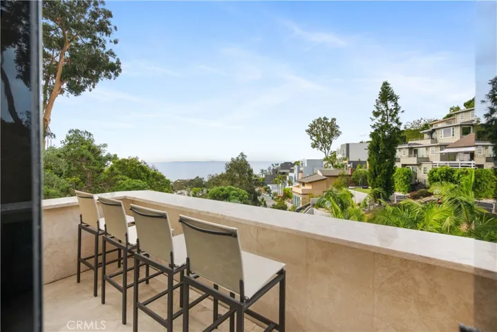 825 Summit Drive, Laguna Beach, California 92651
