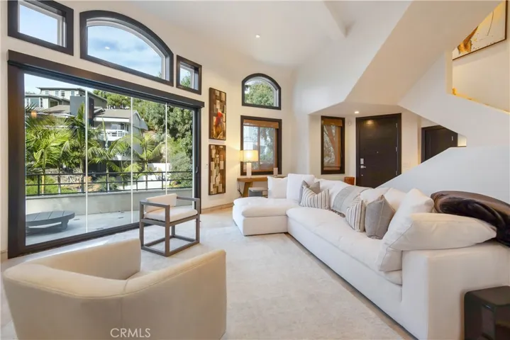 825 Summit Drive, Laguna Beach, California 92651