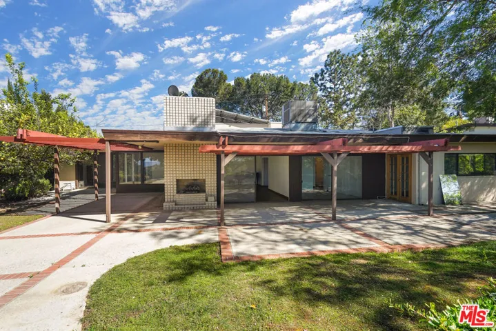 3901 Cody Road, Sherman Oaks, California 91403
