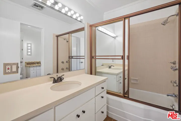 3901 Cody Road, Sherman Oaks, California 91403