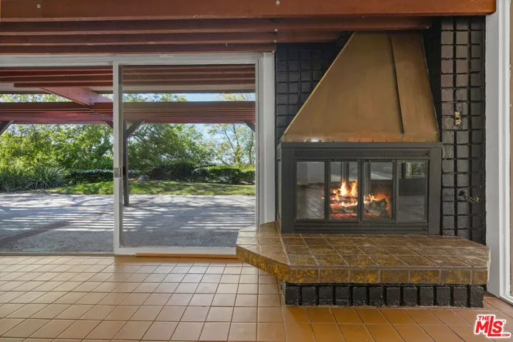 3901 Cody Road, Sherman Oaks, California 91403