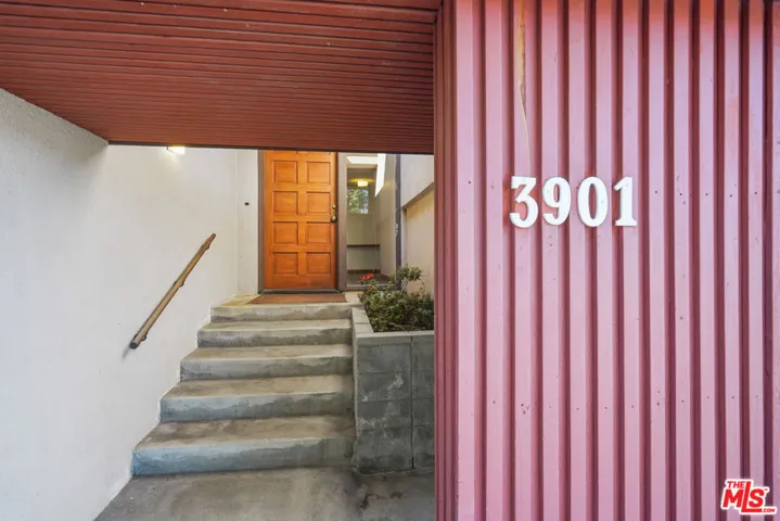 3901 Cody Road, Sherman Oaks, California 91403