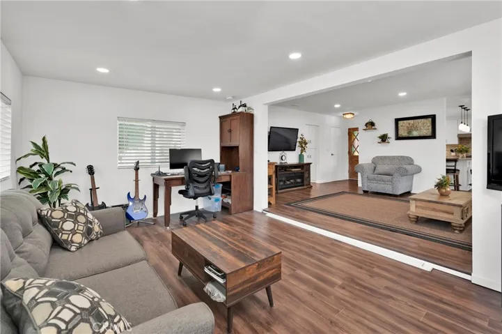 7809 La Mirada Circle, Buena Park, California 90620