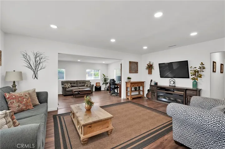 7809 La Mirada Circle, Buena Park, California 90620