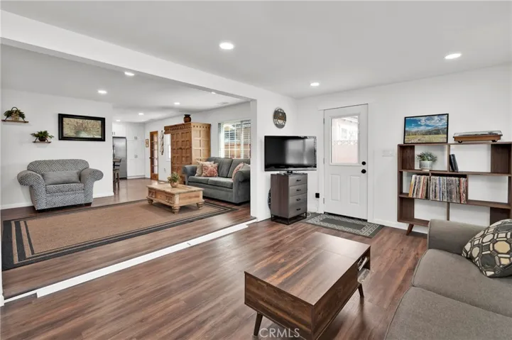 7809 La Mirada Circle, Buena Park, California 90620