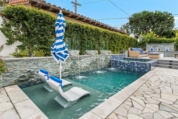 Salt water plunge pool