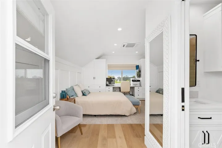 Bedroom &  bath guesthouse w/ kitchenette