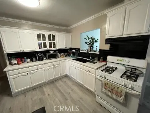 Kitchen_Front House