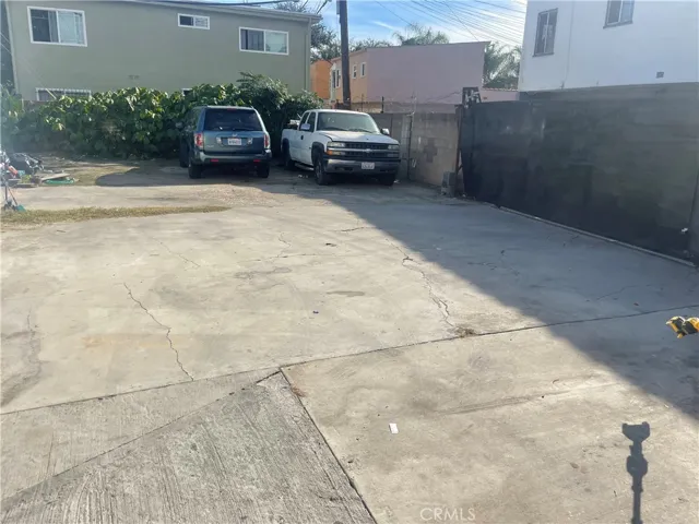 Driveway_Front House
