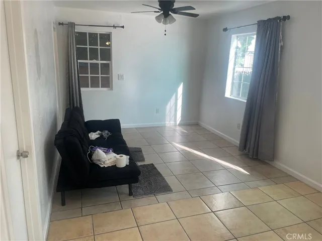 Space_Front House