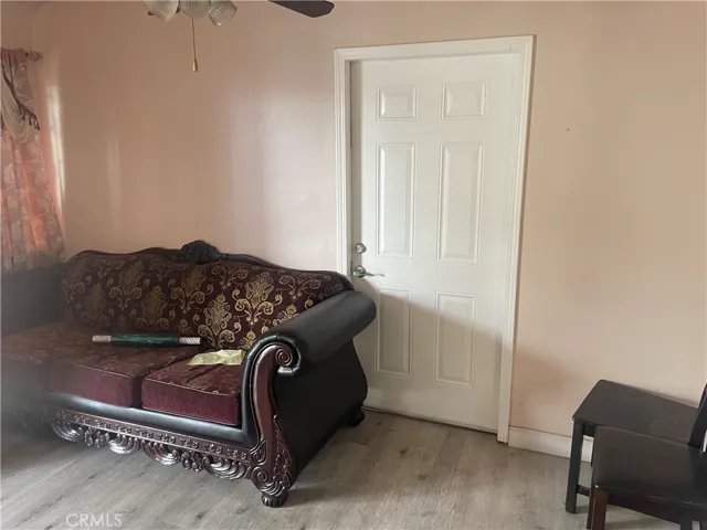 Living Room_Front House