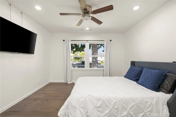 Room #2 with mirrored closet doors