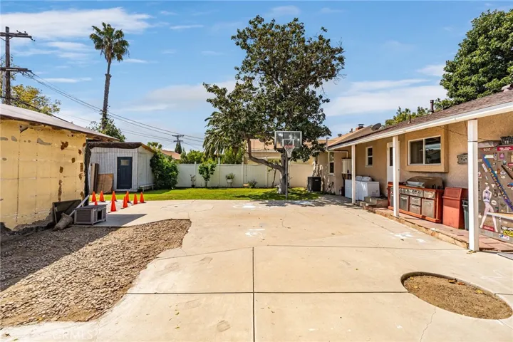 2238 N Keystone Street, Burbank, California 91504