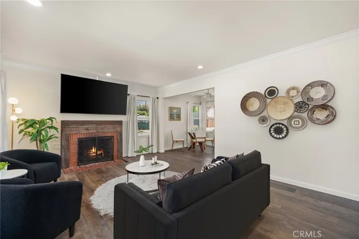 2238 N Keystone Street, Burbank, California 91504