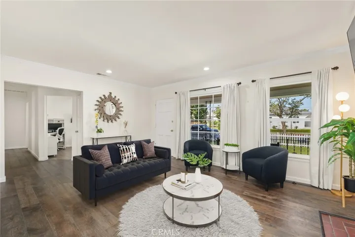 2238 N Keystone Street, Burbank, California 91504