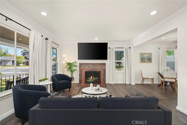2238 N Keystone Street, Burbank, California 91504
