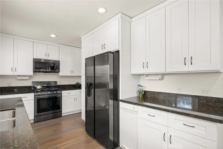 2238 N Keystone Street, Burbank, California 91504