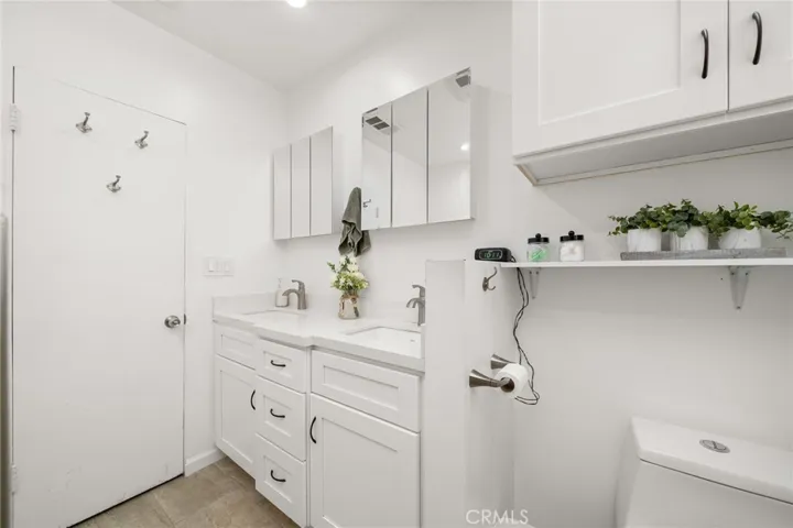 2238 N Keystone Street, Burbank, California 91504