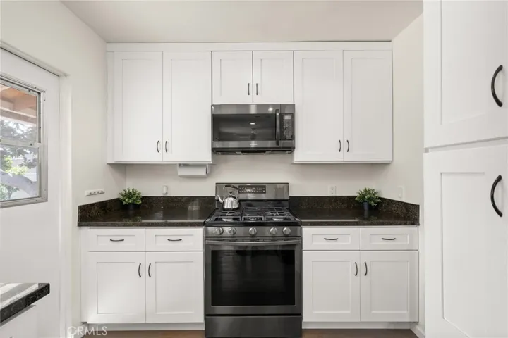 2238 N Keystone Street, Burbank, California 91504