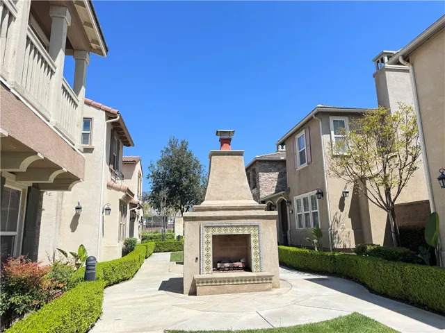 14975 S Highland Avenue 17, Fontana, California 92336