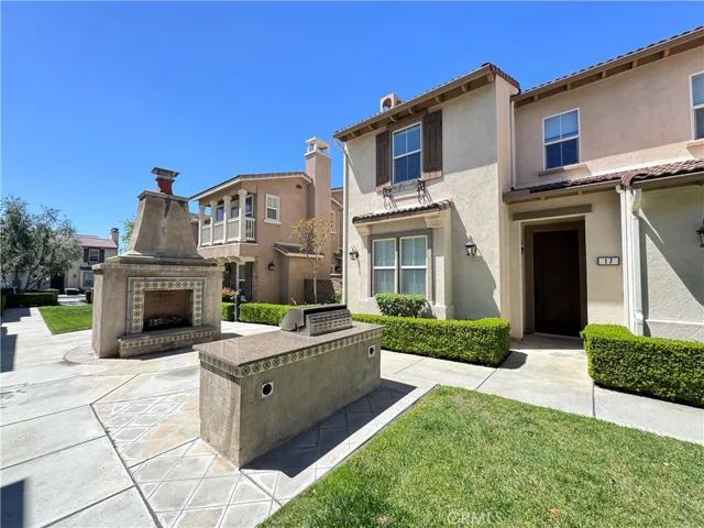 14975 S Highland Avenue 17, Fontana, California 92336