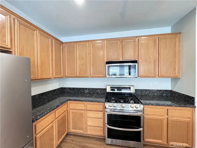 14975 S Highland Avenue 17, Fontana, California 92336