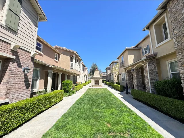14975 S Highland Avenue 17, Fontana, California 92336