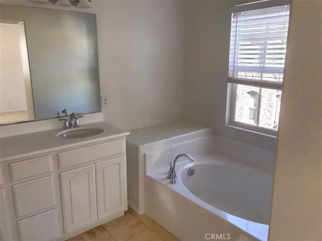 14975 S Highland Avenue 17, Fontana, California 92336