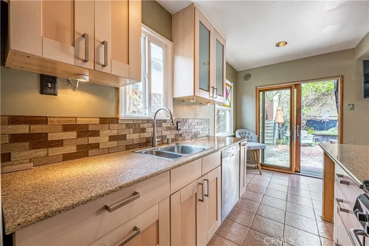 Back Unit - Kitchen