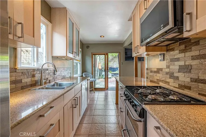 Back Unit - Kitchen