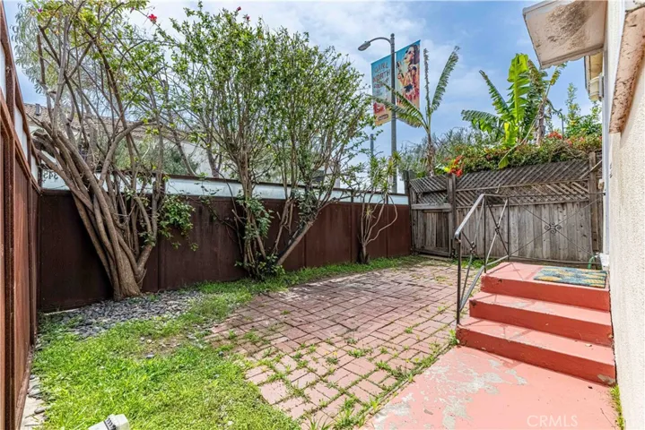 Front Unit - Yard