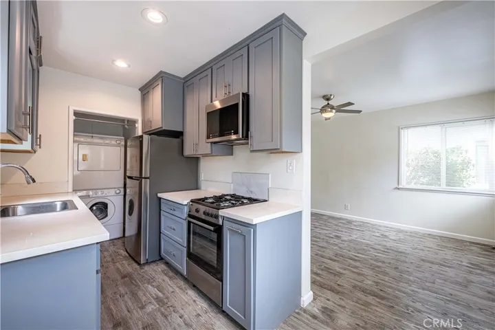 Front Unit - Kitchen