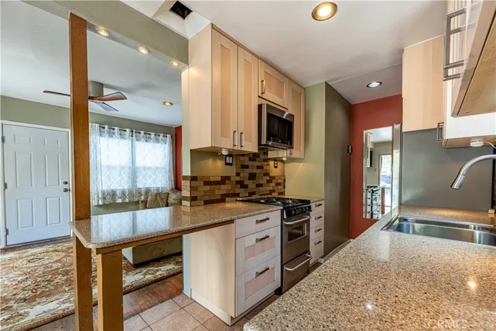 Back Unit - Kitchen